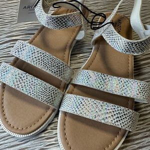 Brand new. Comfortable women’s sandals